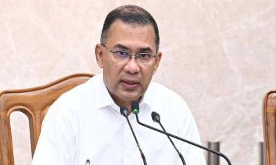 ছুটির দিনেও অফিস করছেন প্রধানমন্ত্রী