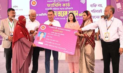 নির্বাচনী প্রতিশ্রুতির ‘ফ্যামিলি কার্ড’ উদ্বোধন করলেন প্রধানমন্ত্রী