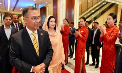 দালিয়ান থেকে বেইজিংয়ের পথে প্রধানমন্ত্রী