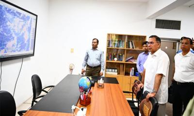 আকস্মিক মহাকাশ গবেষণা প্রতিষ্ঠান পরিদর্শনে প্রধানমন্ত্রী