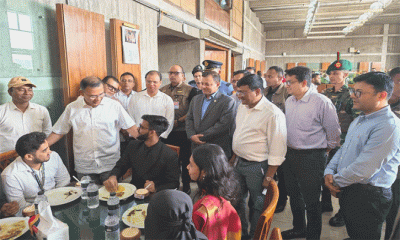 প্রধানমন্ত্রীর আয়োজনে সংসদ  ভবনে মধ্যাহ্নভোজে শিক্ষার্থীরা