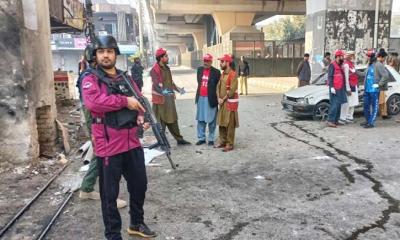 পাকিস্তানে এফসি‍‍`র সদর দফতরে আত্মঘাতী হামলা