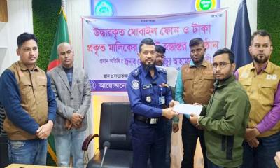 প্রযুক্তিনির্ভর অভিযানে উদ্ধার ২২টি মোবাইল ও বিকাশের ১৮ হাজার টাকা উদ্ধার