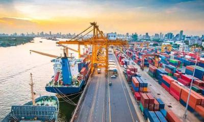 অনির্দিষ্টকালের কর্মবিরতিতে বন্দরে অচলাবস্থা