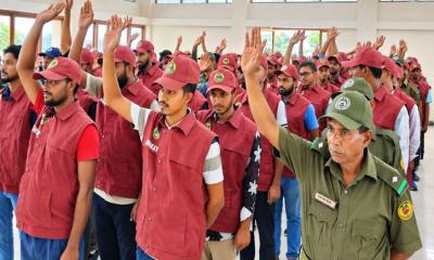 দুর্গাপূজা উপলক্ষ্যে ভাঙ্গুড়ায় আনসার ভিডিপি‍‍`র ব্রিফিং প্যারেড