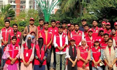 রাসিক প্রশাসকের সাথে রেড ক্রিসেন্ট সোসাইটির স্বেচ্ছাসেবকদের সৌজন্য সাক্ষাৎ