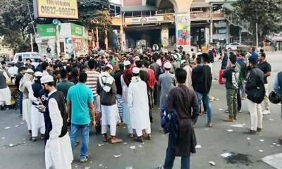 শাহবাগ মোড় অবরোধ, যান চলাচল বন্ধ