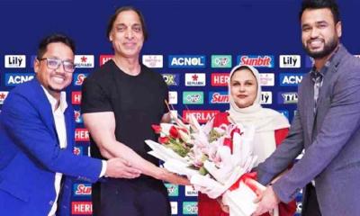 ঢাকায় কিংবদন্তি পেসার শোয়েব আখতার