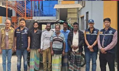 সোনারগাঁয়ে প্রতিবন্ধী অটোচালক হত্যায় জড়িত ছিনতাইকৃত অটোসহ আটক ৫