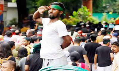 এনসিপির মনোনয়ন নেবেন সেই রিকশাচালক