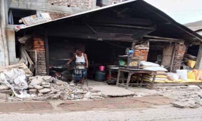 ‎মণিরামপুর থানার গেটের সামনে অস্বাস্থ্যকর হোটেল ব্যবসা