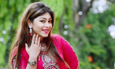 শাকিব-বুবলীকে নিয়ে মিষ্টি জান্নাতের ফেসবুক পোস্ট উত্তাল