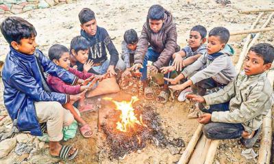 তীব্র শীতে কাঁপছে উত্তরের জনপদ