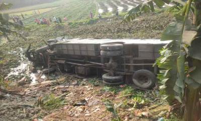 ভাঙ্গায় বাস-ট্রাকের মুখোমুখি সংঘর্ষে আহত  ১৭