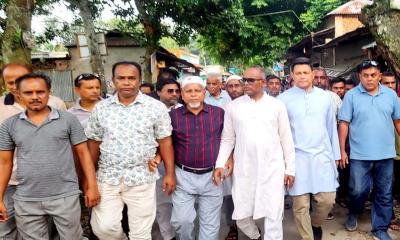 তারেক রহমান ঘোষিত ৩১ দফা বাস্তবায়নে কটিয়াদিতে পথসভা ও লিফলেট বিতরণ