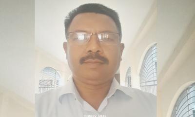 খুলনা জেলা পরিষদের অফিস সহকারী আসলামের ক্ষমতার দৌরত্ব কথায়