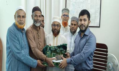 মান্দায় নবাগত সহকারী কমিশনারের সঙ্গে জামায়াত নেতাদের সৌজন্য সাক্ষাৎ