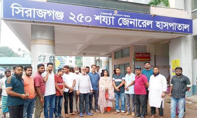 সিরাজগঞ্জ সদর হাসপাতালে রোগী দেখতে গেলেন বিএনপি নেতা মির্জা মোস্তফা জামান