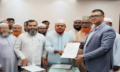 নওগাঁয় পাঁচ দফা দাবিতে জেলা প্রশাসক কে জামায়াতের স্মারকলিপি প্রদান