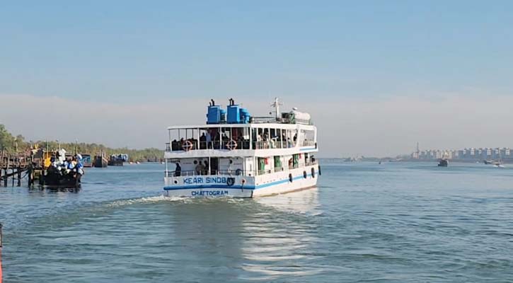 ১২শ পর্যটক নিয়ে সেন্টমার্টিনের পথে তিন জাহাজ