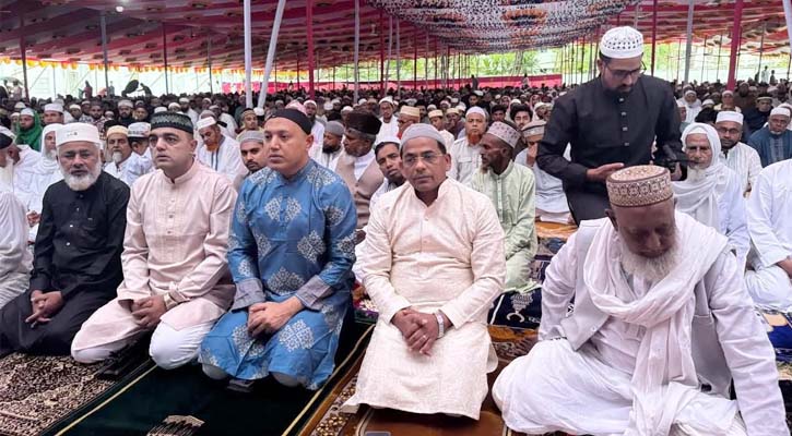 মুকসুদপুর সদর ঈদগাহে ঈদের নামাজ আদায় করলেন এমপি সেলিমুজ্জামান সেলিম