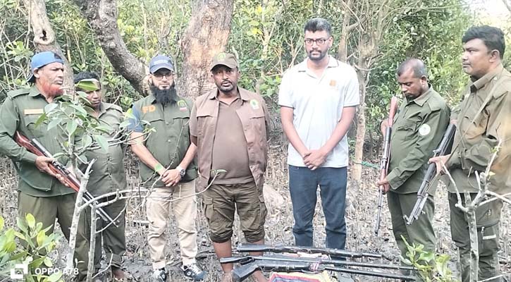সাতক্ষীরা সুন্দরবনে টহল চলাকালে ডাকাত সন্দেহে গুলিবর্ষণ, অস্ত্র উদ্ধার