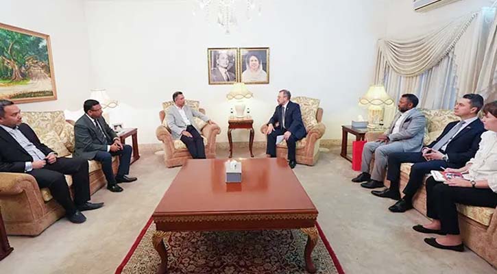 ‘ডেমোক্রেটিক ট্রানজিশনের দিকে যাচ্ছে বাংলাদেশ’