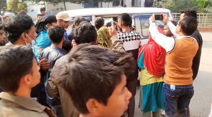 টঙ্গীতে আন্দলোন চলাকালীন দুই কারখানার শতাধিক শ্রমিক অসুস্থ