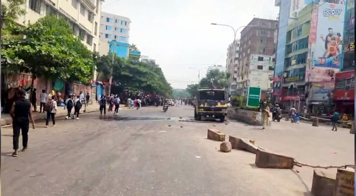 মিরপুরে হোপ মার্কেটে উচ্ছেদ অভিযানে হকার-পুলিশ সংঘর্ষ