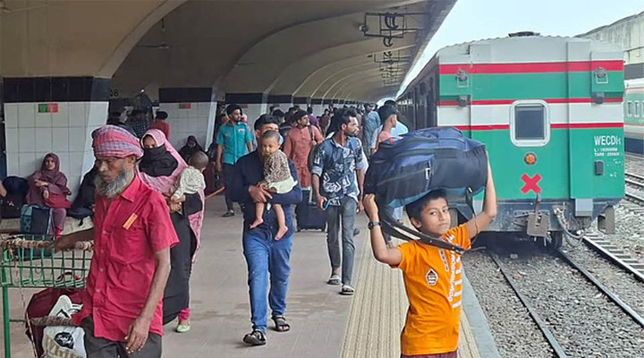 ঈদের তৃতীয় দিনেও ঢাকা ছাড়ছেন ঘরমুখো মানুষ