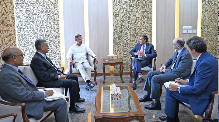 প্রধানমন্ত্রীর সঙ্গে আইএমএফ পরিচালকের বৈঠক