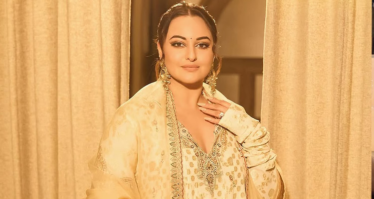 সোনাক্ষী অন্তঃসত্ত্বা হওয়া নিয়ে মুখ খুললেন মা