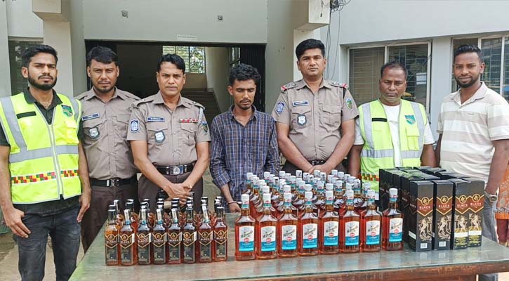 ভালুকায়  ৯০ বোতল ভারতীয় মদ উদ্ধার, যুবক আটক