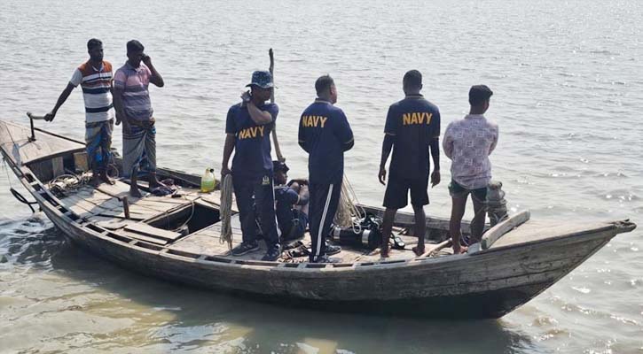 লালমোহনে অভিযানে গিয়ে স্পীডবোট উল্টে পুলিশ কনস্টেবল নিখোঁজ