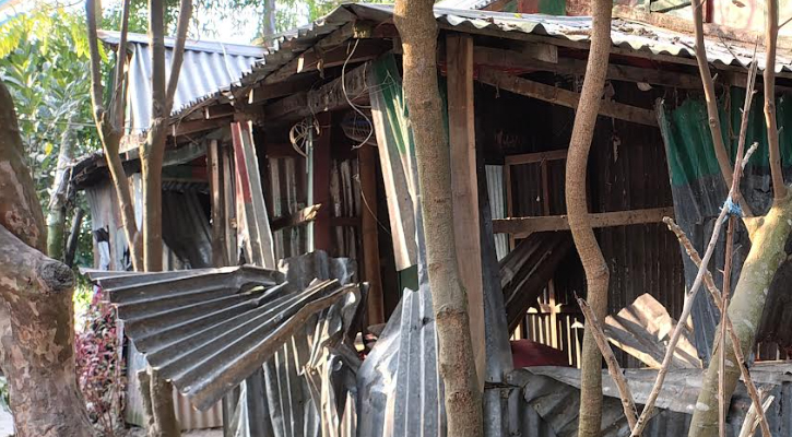 ব্রাহ্মণবাড়িয়ার সরাইলে   বসতবাড়ি ভাঙচুর  লাখ টাকার মালামাল লুট