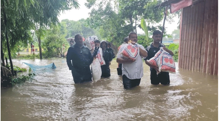চট্টগ্রামে সাড়ে ৪ লাখ মানুষ পানিবন্দি