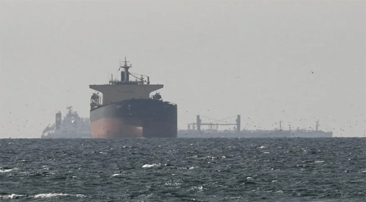 হরমুজে জাহাজে হামলার জেরে ইরানে মার্কিন হামলা