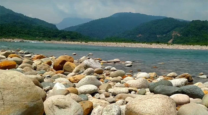 নিষেধাজ্ঞা প্রত্যাহার, পর্যটকদের জন্য উন্মুক্ত সিলেটের সাদাপাথর