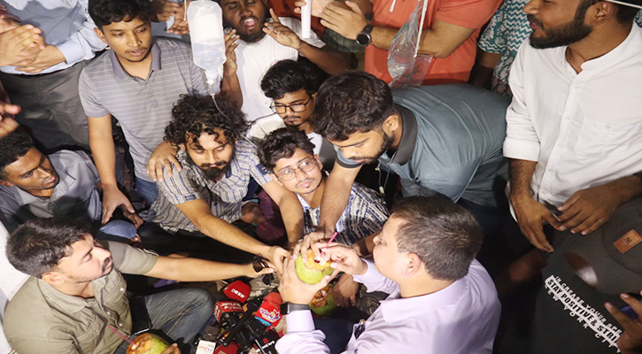 অক্টোবরে হবে ব্রাকসু নির্বাচন, অনশন ভাঙলেন বেরোবি শিক্ষার্থীরা
