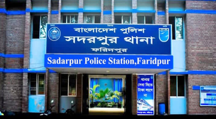 সদরপুরে নিজের পাঁচ বছরের ছেলেকে গলা কেটে হত্যা করে মায়ের আত্মহত্যা