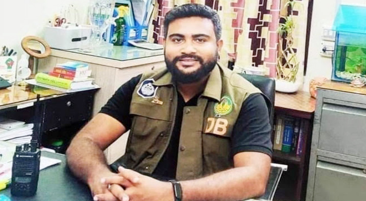 একাধিক মামলার আসামী ডিবি হাসানকে গণপিটুনি দিয়ে পুলিশে সোপর্দ